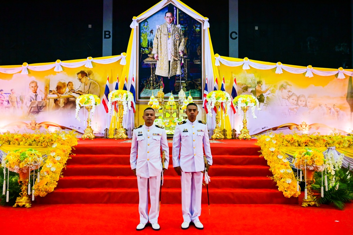 You are currently viewing น.ต.วัชรินทร์ สอนละอุ่น พร้อมด้วยข้าราชการสถานีวัดความสั่นสะเทือนฯ เข้าร่วมพิธีสวดพระพุทธมนต์และทำบุญตักบาตรถวายพระราชกุศล เนื่องในวันนวมินทรมหาราช ๑๓ ต.ค.๖๘ โดยมี นายทศพล เผื่อนอุดม ผู้ว่าราชการจังหวัดเชียงใหม่ เป็นประธานในพิธี ณ ศูนย์ประชุมและแสดงสินค้านานาชาติฯ อำเภอเมืองเชียงใหม่ จังหวัดเชียงใหม่ ในวันจันทร์ที่ ๑๓ ตุลาคม ๒๕๖๘