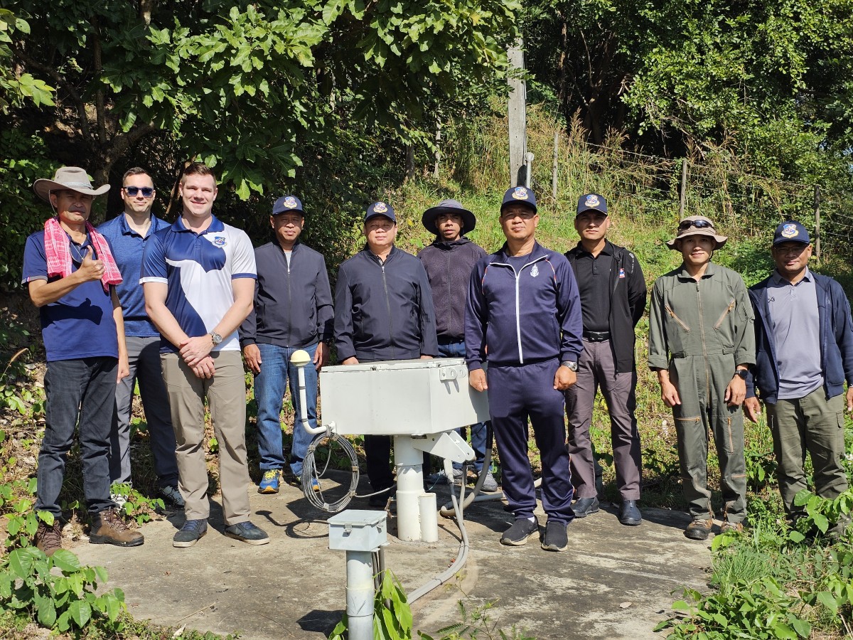 Read more about the article น.อ.พัลลภ พยัคเลิศ หัวหน้าสถานีวัดความสั่นสะเทือนจังหวัดเชียงใหม่ พร้อมด้วยข้าราชการ เจ้าหน้าที่ DET415 และเจ้าหน้าที่พลเรือนสถานีวัดความสั่นสะเทือนฯ นำคณะ สนง.สวท.ชม.เข้าตรวจสอบอุปกรณ์ และเครื่องมือบริเวณในพื้นที่ไซต์ CM01 CM16 CM31 R1 และ R3 จังหวัดลำพูน ในวันที่ ๑๖ ธันวาคม ๒๕๖๘