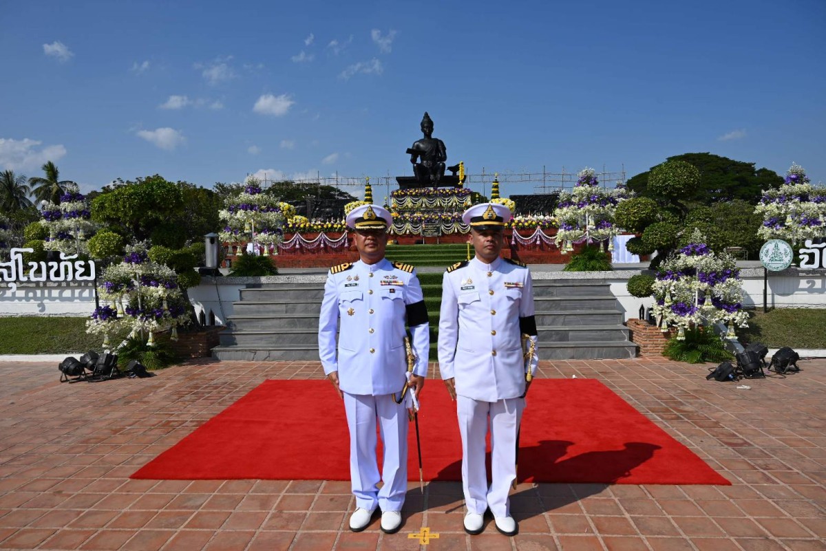 You are currently viewing น.อ.พัลลภ พยัคเลิศ หัวหน้าสถานีวัดความสั่นสะเทือนจังหวัดเชียงใหม่เป็นผู้แทนกองทัพเรือ พร้อมด้วยข้าราชการ สถานีวัดความสั่นสะเทือน ฯ ร่วมวางพานประดับพุ่มดอกไม้ ถวายราชสักการะพ่อขุนรามคำแหงมหาราช เนื่องในโอกาสวันพ่อขุนรามคำแหงมหาราช ณ พระบรมราชานุสาวรีย์พ่อขุนรามคำแหงมหาราช อุทยานประวัติศาสตร์สุโขทัย อ.เมืองสุโขทัย จว.สุโขทัย ในวันเสาร์ที่ ๑๗ มกราคม ๒๕๖๙