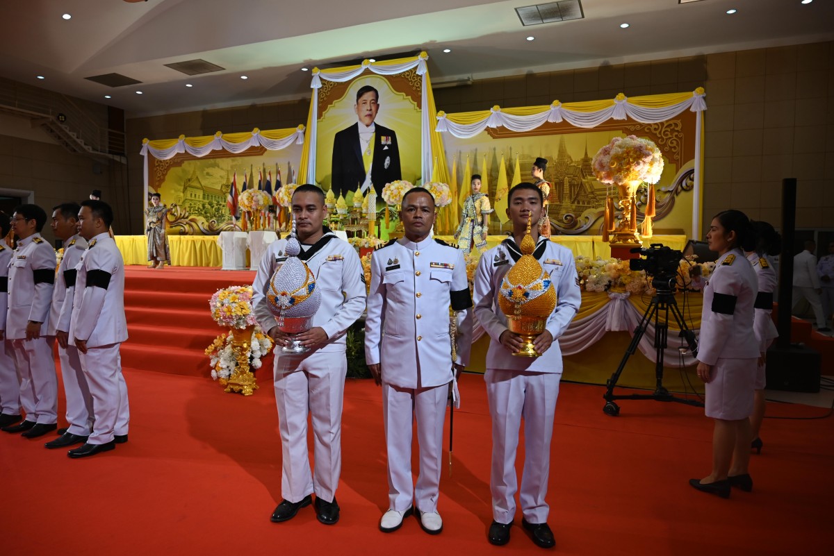 You are currently viewing น.ต.วัชรินทร์ สอนละอุ่น นายทหารควบคุมคุณภาพ พร้อมด้วยข้าราชการสถานีวัดความสั่นสะเทือนจังหวัดเชียงใหม่ ร่วมพิธีถวายเครื่องราชสักการะและจุดเทียนถวายพระพรชัยมงคล พระบาทสมเด็จพระเจ้าอยู่หัว เนื่องในโอกาสวันเฉลิมพระชนมพรรษา ๒๘ กรกฎาคม ๒๕๖๙ ณ อาคารนิทรรศการ ๑ อุทยานหลวงราชพฤกษ์ จังหวัดเชียงใหม่ ในวันที่ ๒๘ กรกฎาคม ๒๕๖๙